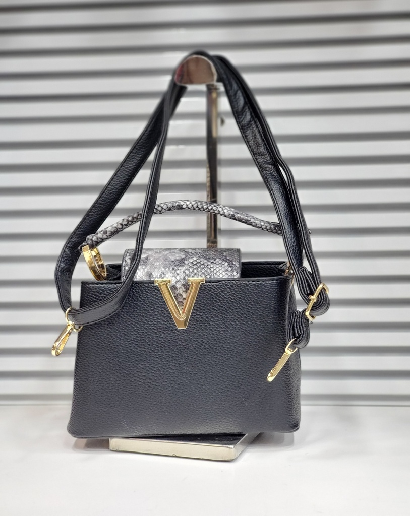 حقيبة جلد شبابية