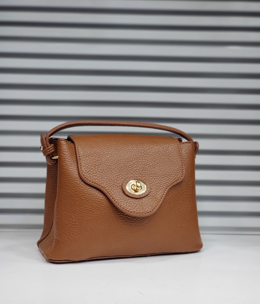 حقيبة جلد شبابية