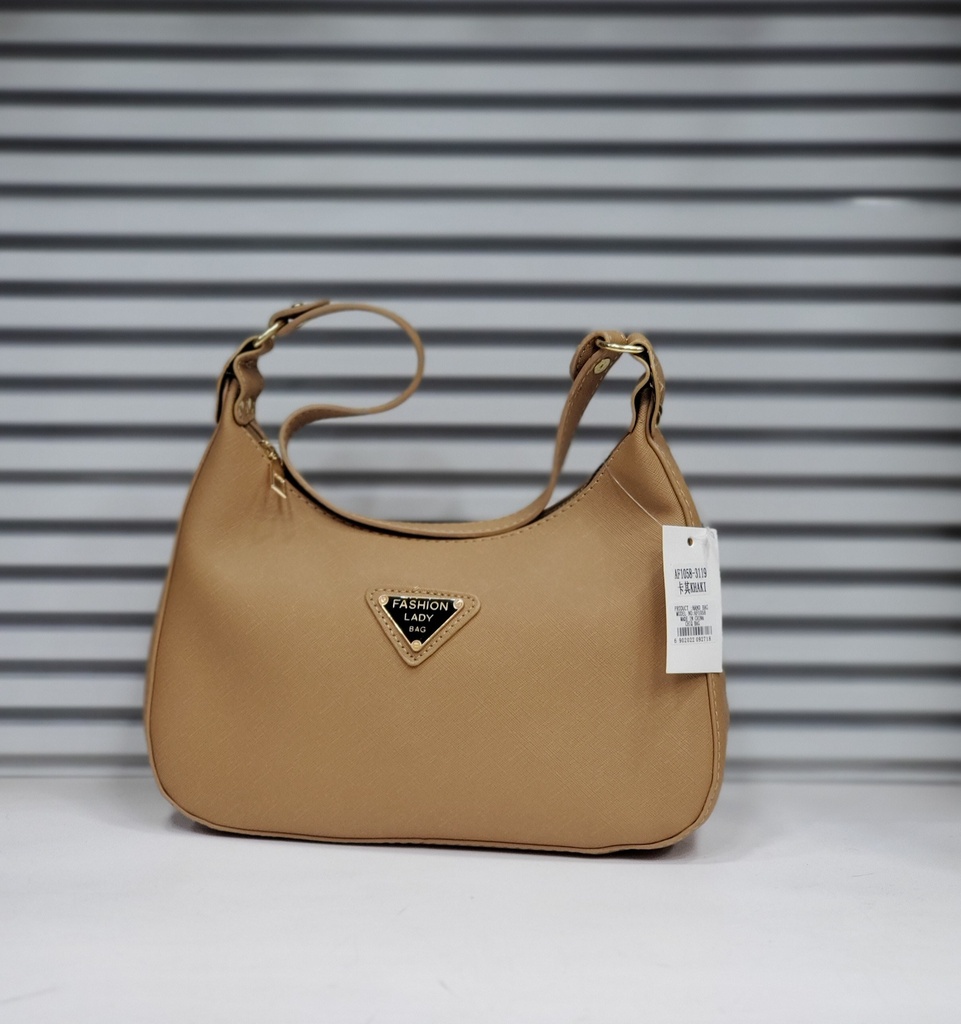 حقيبة جلد شبابية