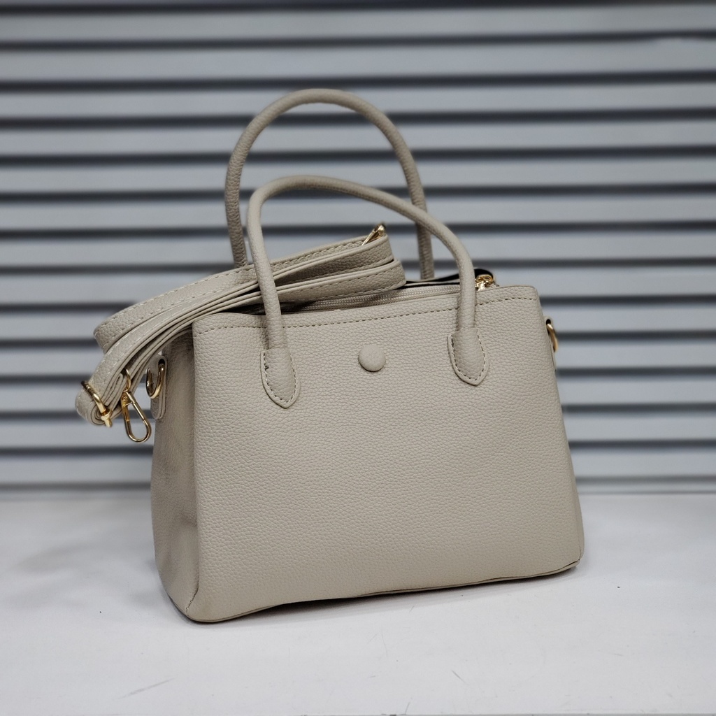 حقيبة جلد شبابية