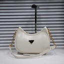 حقيبة جلد شبابية