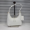 حقيبة جلد شبابية