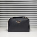 حقيبة جلد شبابية