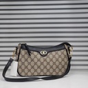 حقيبة جلد شبابية