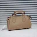 حقيبة جلد شبابية