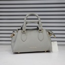 حقيبة جلد شبابية