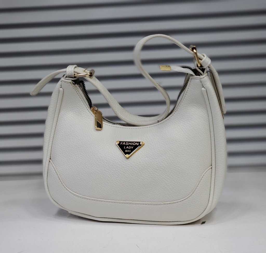 حقيبة جلد شبابية