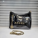 حقيبة جلد شبابية