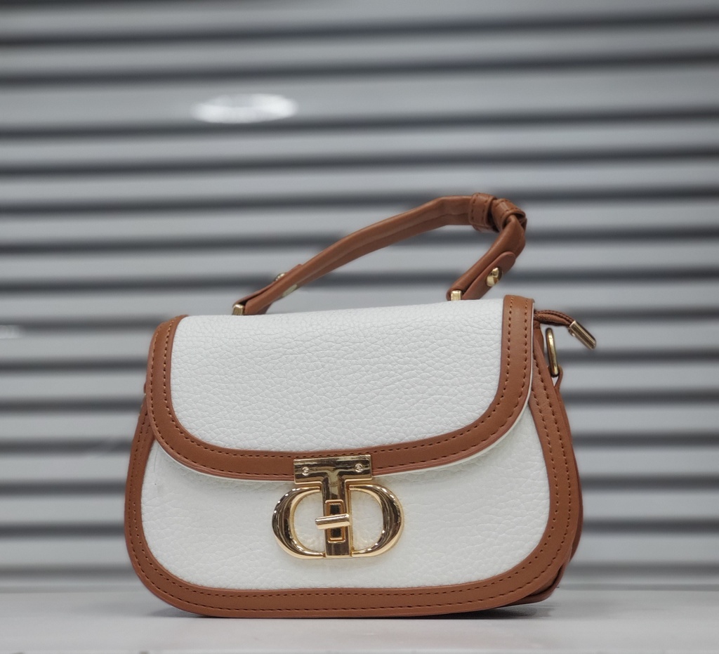 حقيبة جلد شبابية