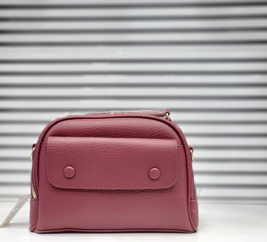 حقيبة جلد شبابية