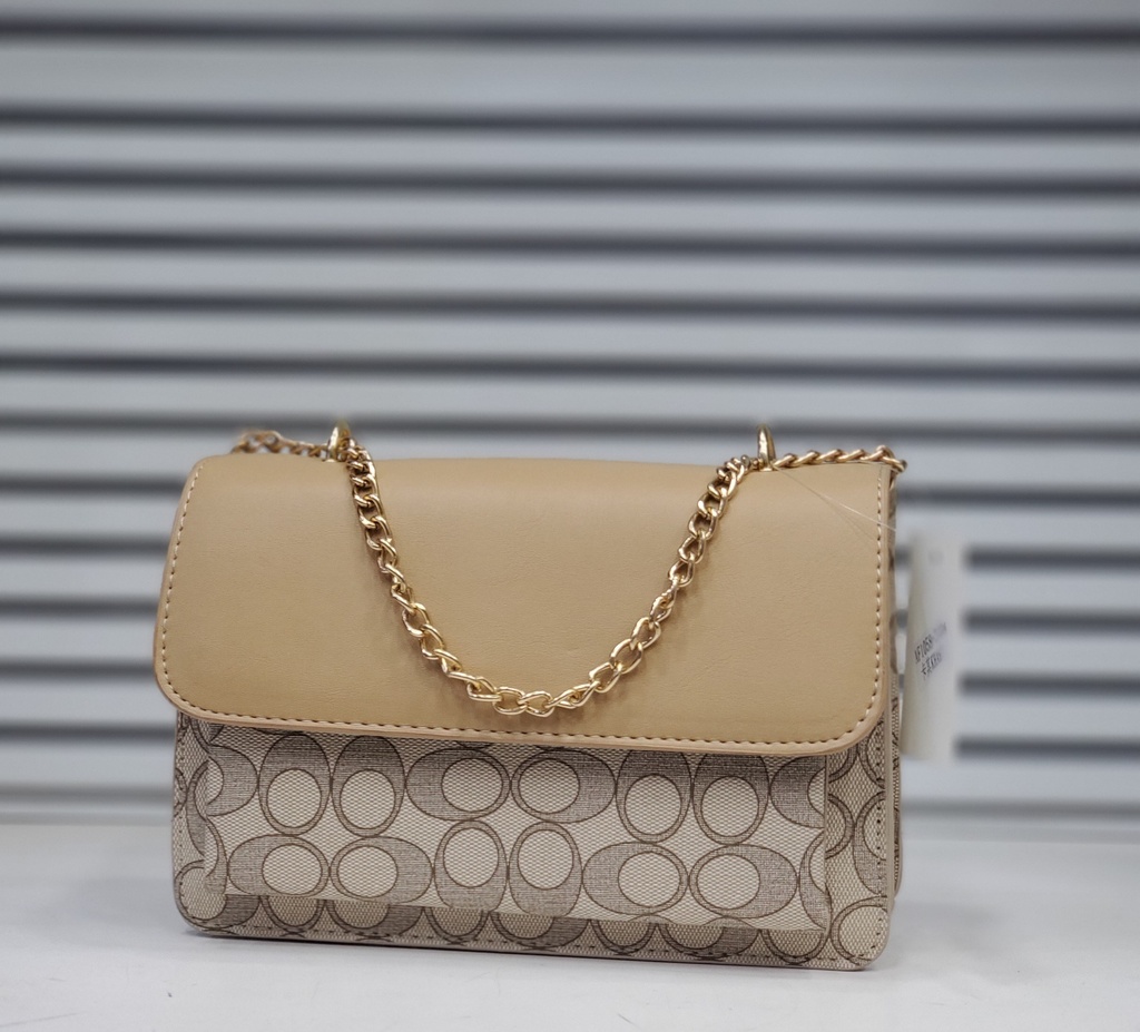 حقيبة جلد شبابية