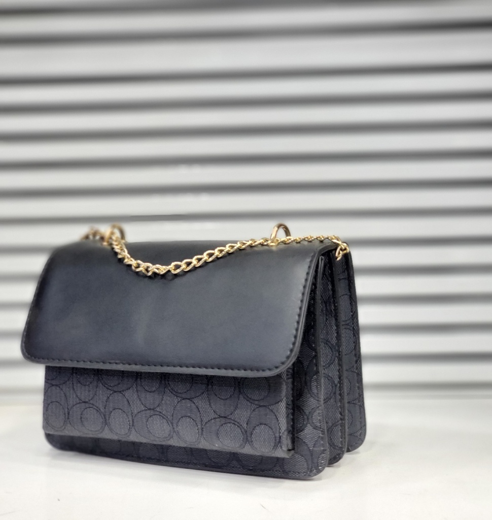 حقيبة جلد شبابية