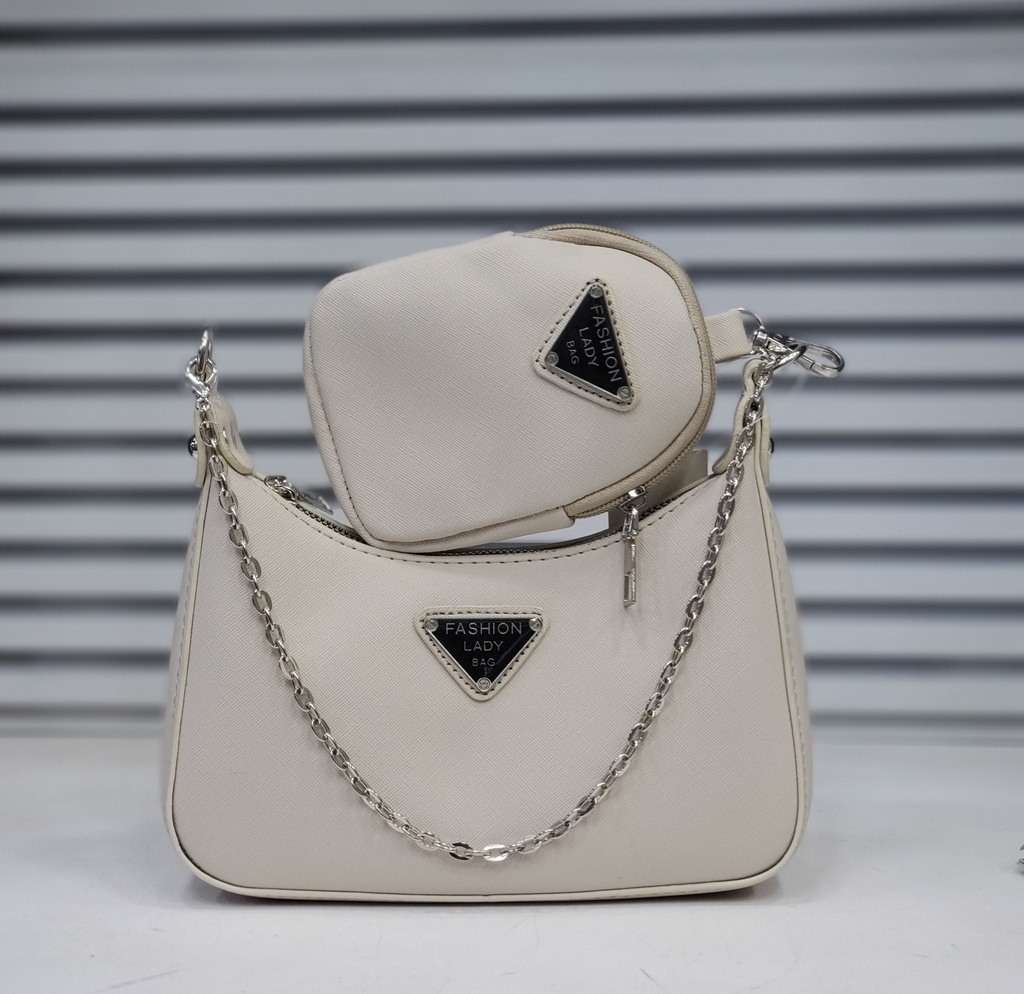 حقيبة جلد شبابية