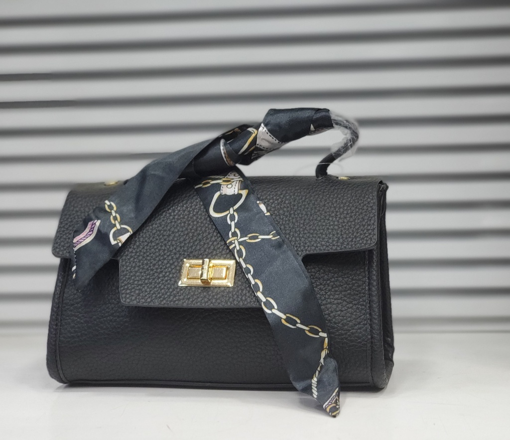 حقيبة جلد شبابية