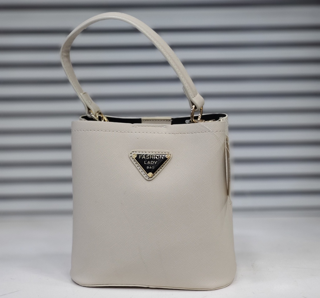 حقيبة جلد شبابية