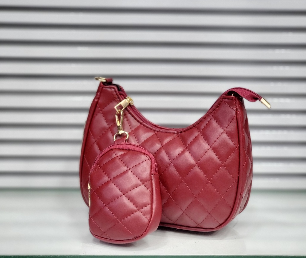 حقيبة جلد شبابية