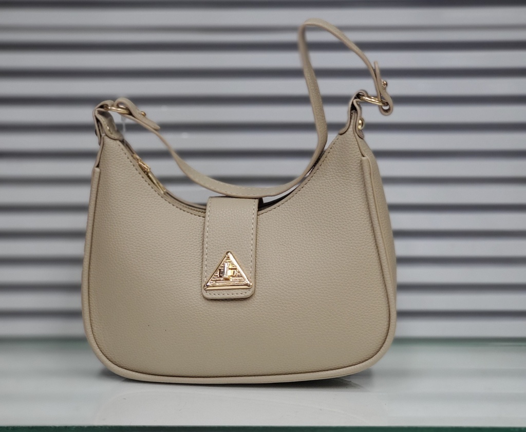 حقيبة جلد شبابية