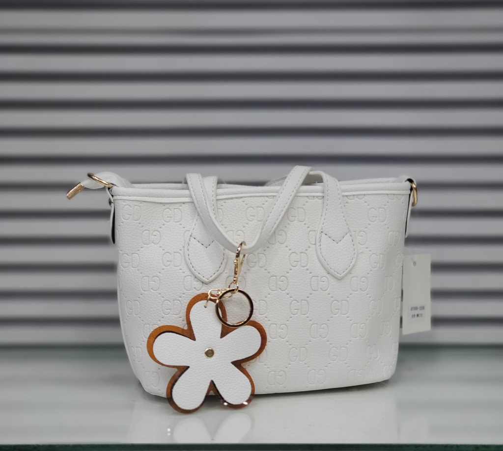 حقيبة جلد شبابية