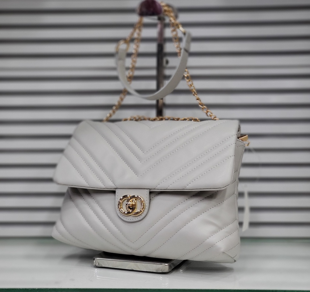 حقيبة جلد شبابية