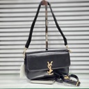 حقيبة جلد شبابية