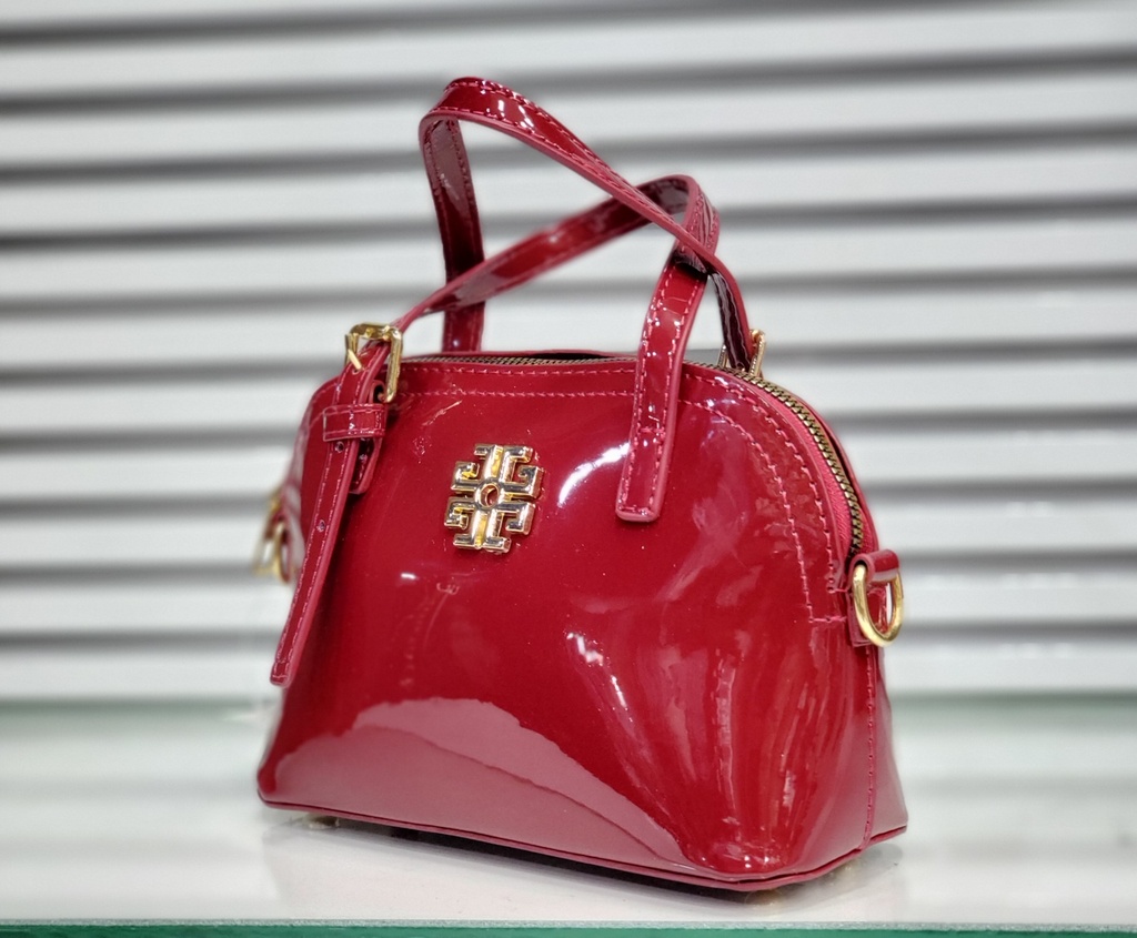 حقيبة جلد شبابية