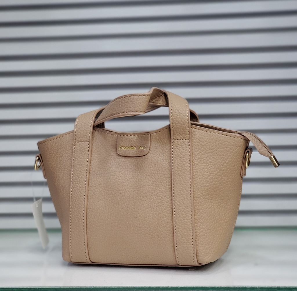 حقيبة جلد شبابية