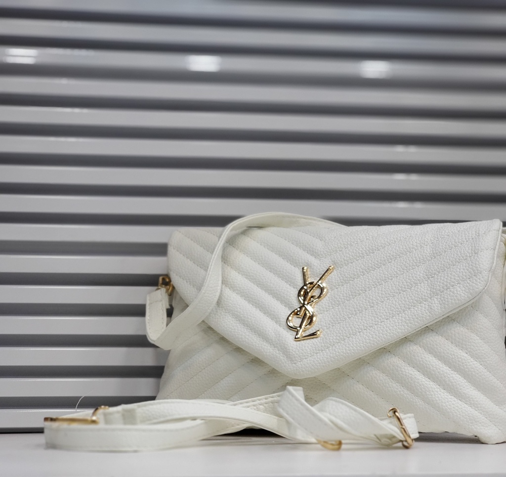 حقيبة جلد شبابية