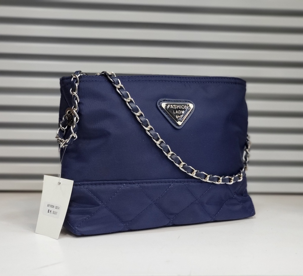 حقيبة جلد شبابية