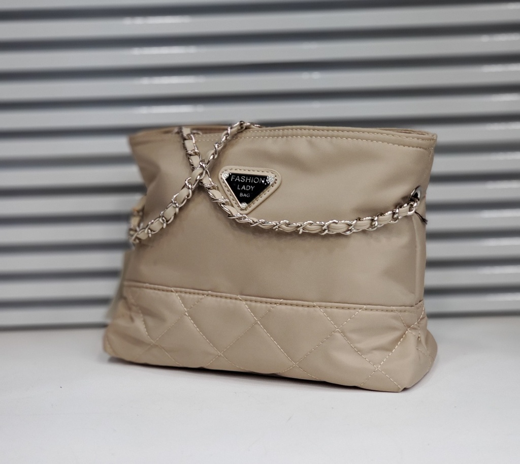 حقيبة جلد شبابية