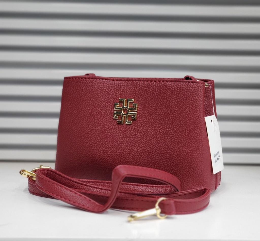 حقيبة جلد شبابية