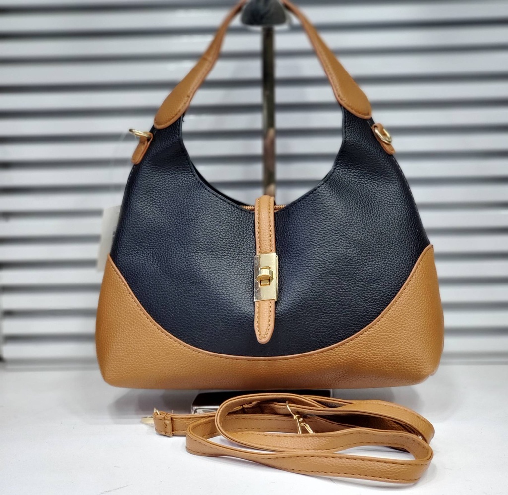 حقيبة جلد شبابية