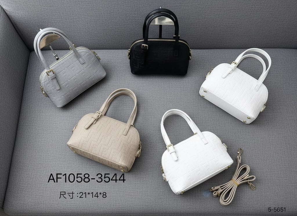 حقيبة شبابية فندي